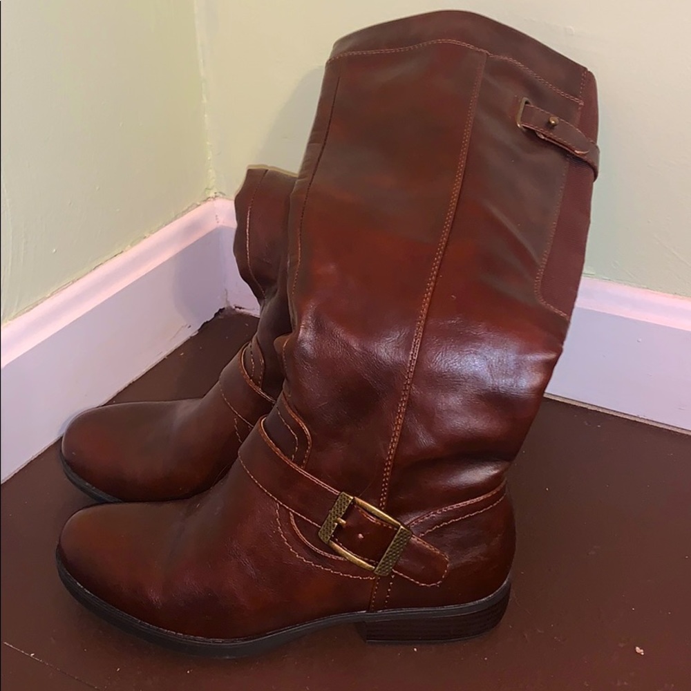 brown boots